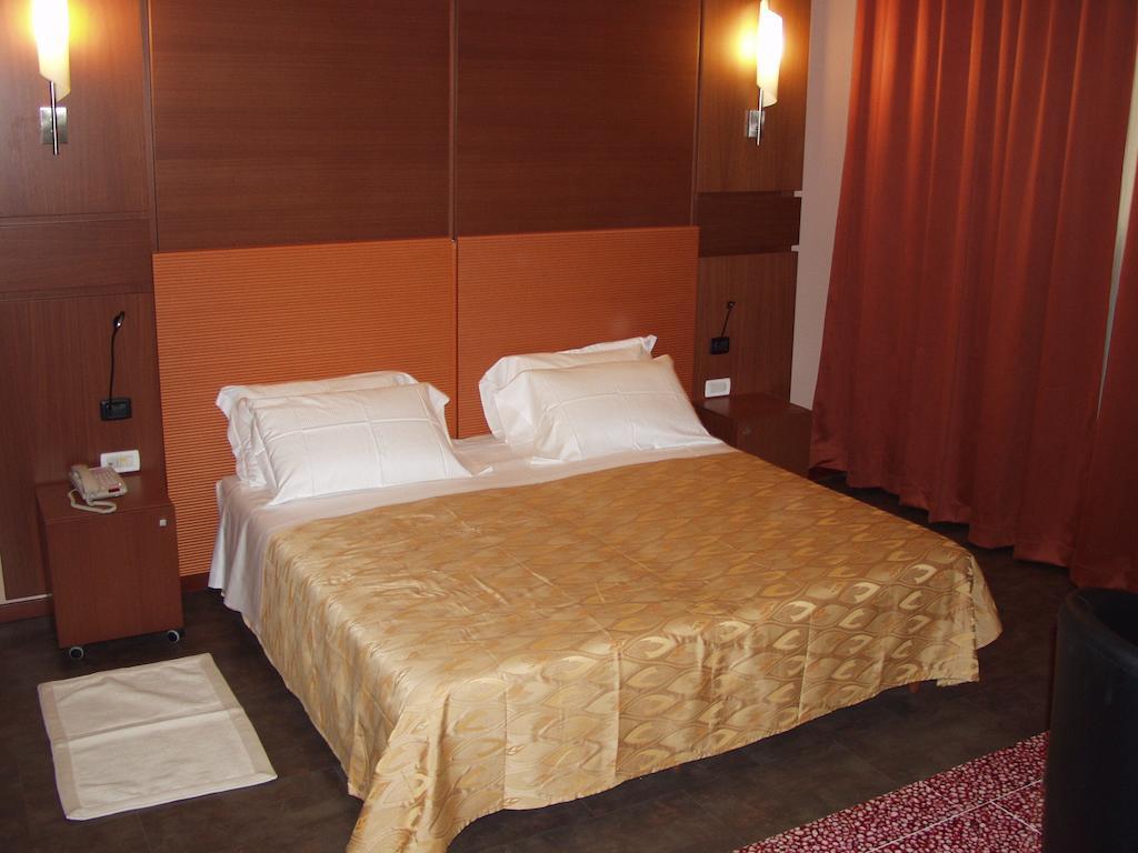 Hotel Mareschi Palace Novara Dış mekan fotoğraf