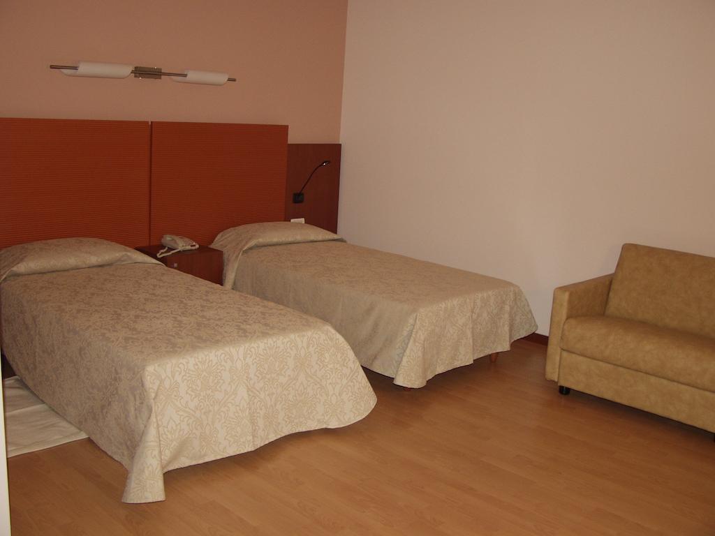 Hotel Mareschi Palace Novara Dış mekan fotoğraf