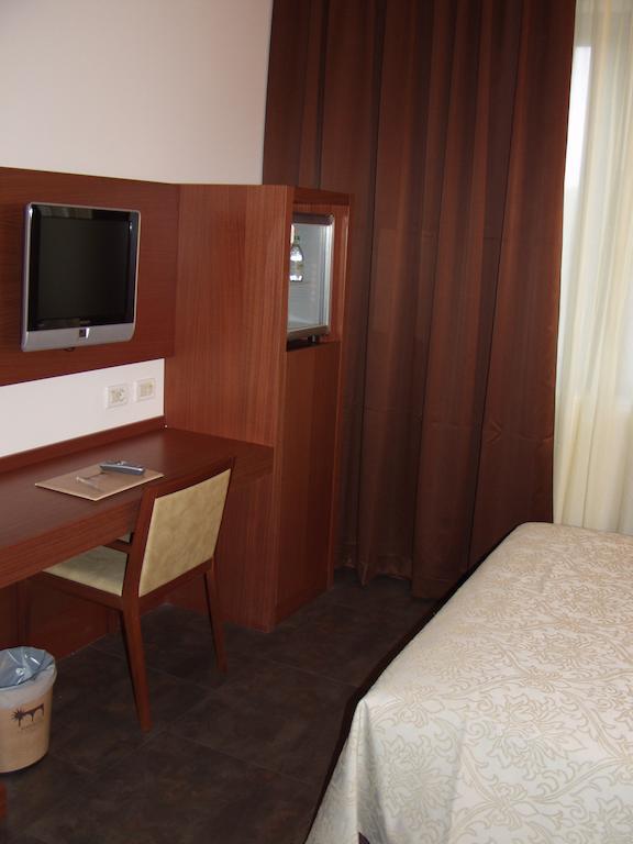 Hotel Mareschi Palace Novara Dış mekan fotoğraf