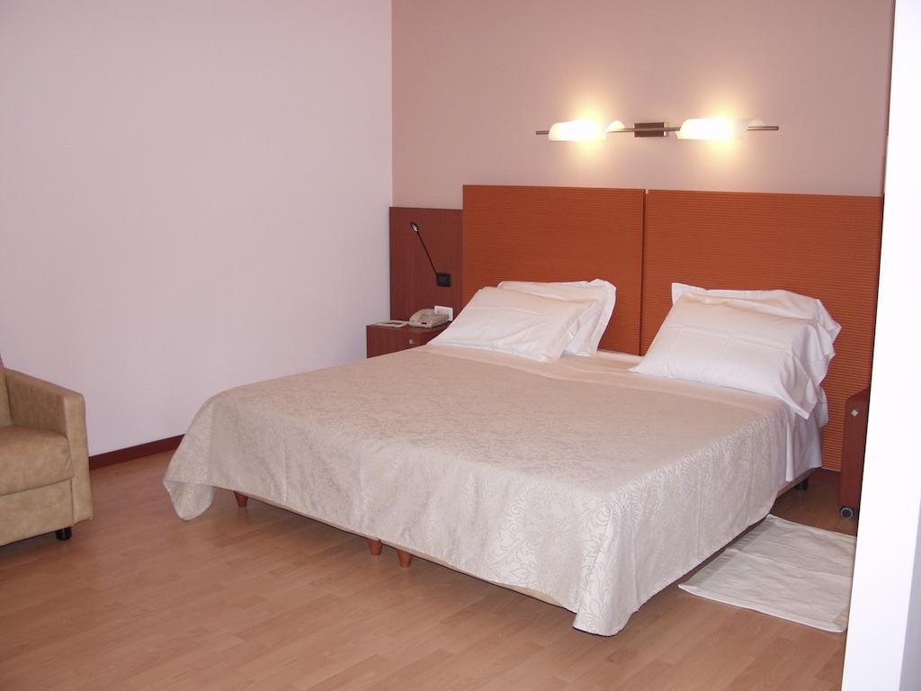 Hotel Mareschi Palace Novara Dış mekan fotoğraf